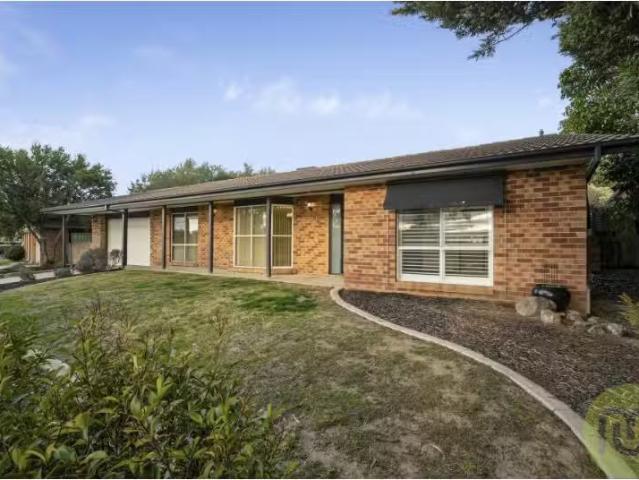 34 May Maxwell Crescent, Gilmore House for rent Listed by Sky.