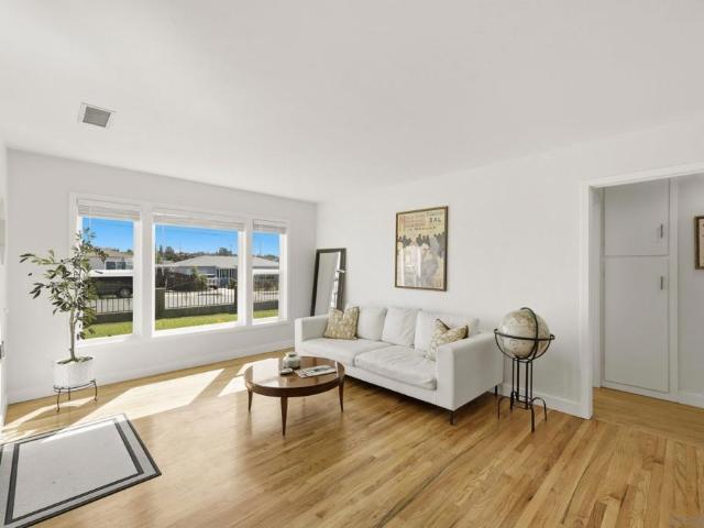 34 N Clairmont