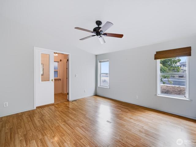 34 N Ginkgo Street