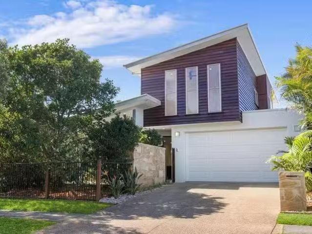 34 North Beach Place, Mudjimba, QLD 4564