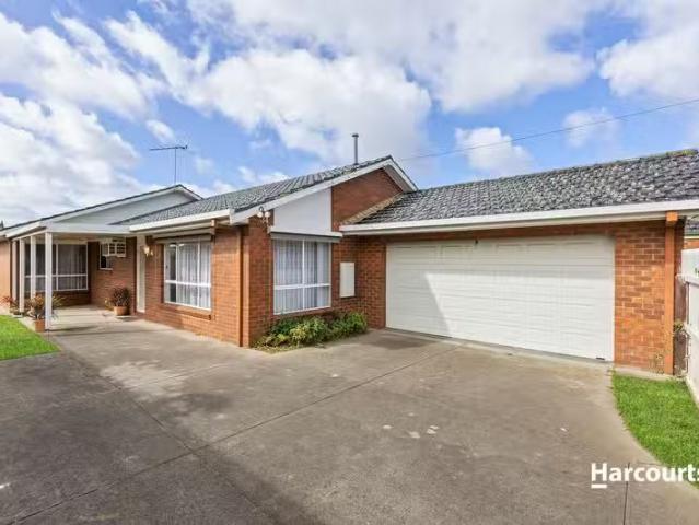 34 Osborne Avenue, North Geelong, VIC 3215 House for Rent