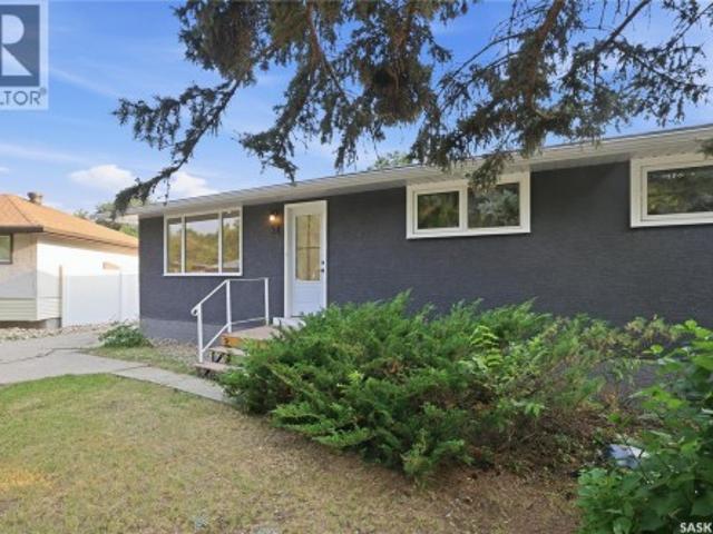 34 Ottawa Place, Regina, SK, S4R 2V7 house for sale | Listing ID SK047654 | Royal LePage