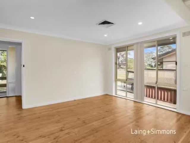 34 Parkes Cres, Blackett House for rent Listed by Maddyson Ro.