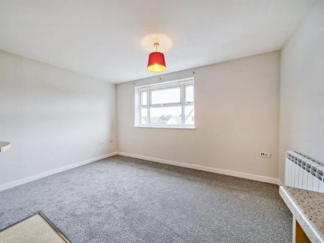 34 Regis Gate 12 28, Longford Road, 12 28 Longford Road