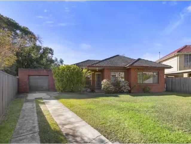 34 Robin Place, Caringbah South House for rent Listed by Dani.