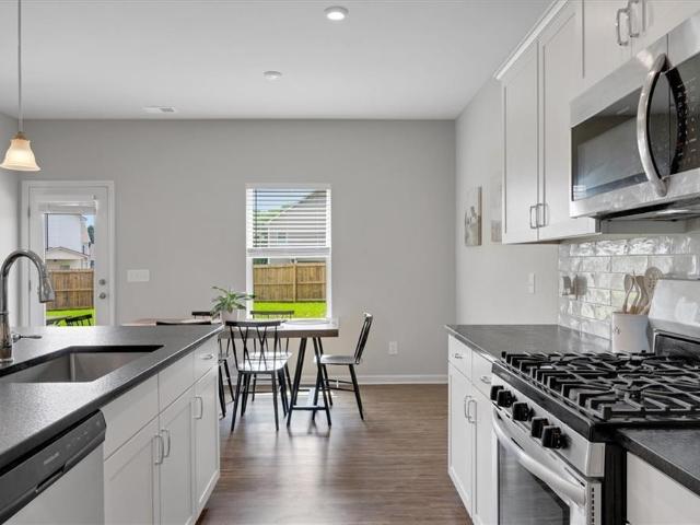 34 Rock Foot Way SE