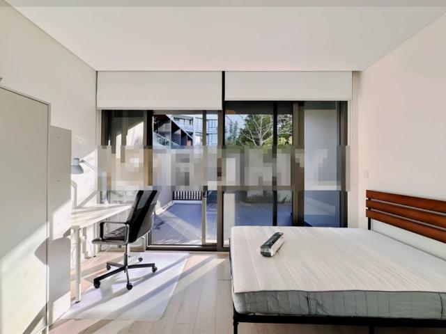 34 Rothschild Ave, Sydney