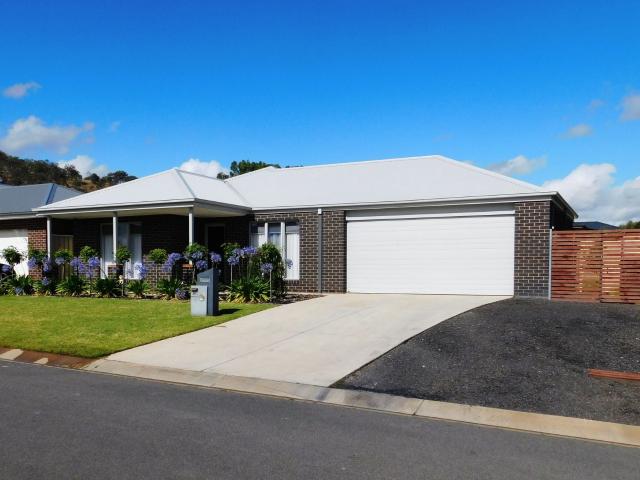 34 Ruthven Circuit