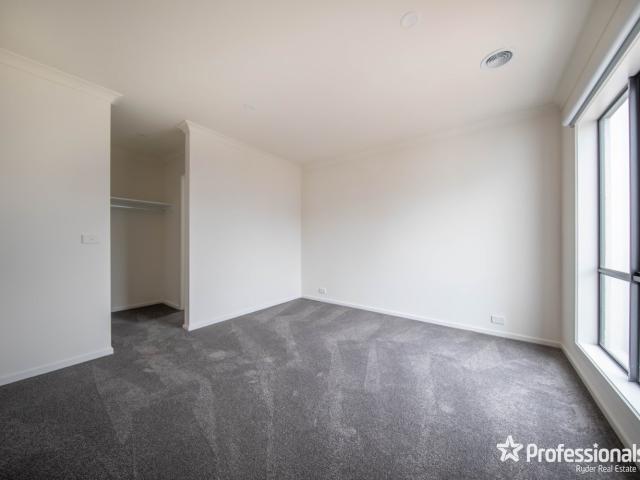 34 Steadfield CctMelton South VIC 3338, Australia