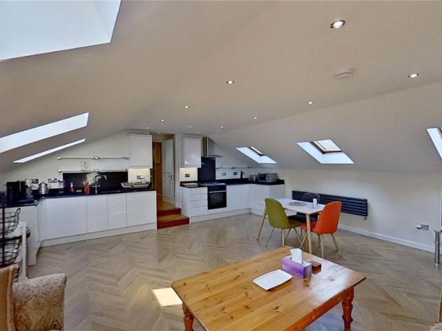 34A Cockburn Street, City of Edinburgh, EH1 1NY, United Kingdom | 3 bed duplex for rent #132525099 | Rentberry