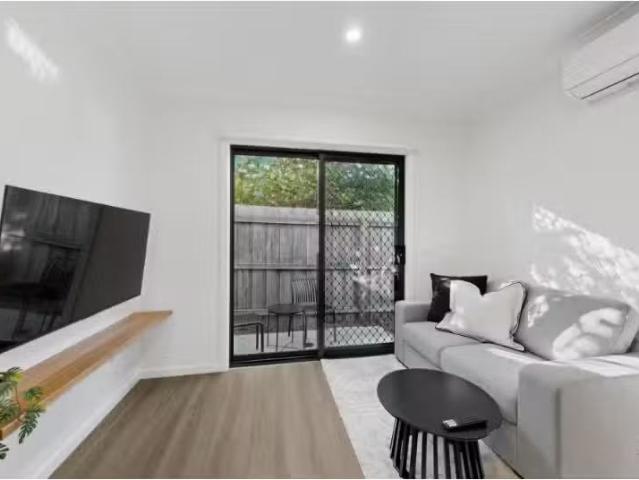 34a Rowe Street, Golden Square Apartment for rent Listed by M.