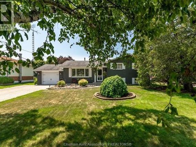 3501 Egremont Road, Plympton Wyoming, ON, N0N 1E0 house for sale | Listing ID 26023 | Royal LePage