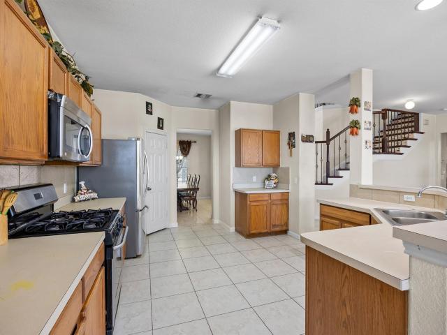 3502 Shiraz Loop