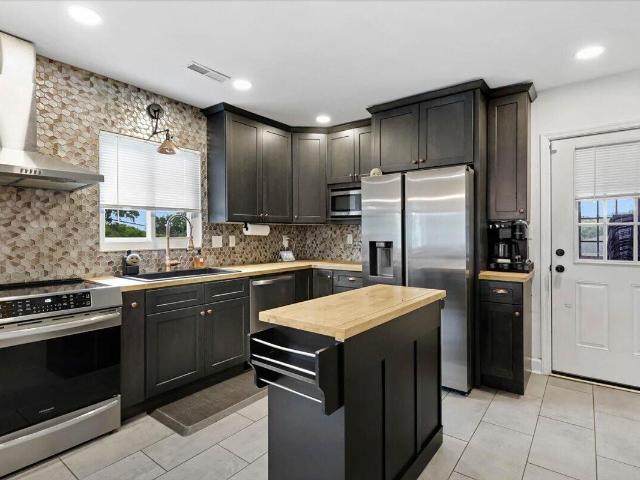 3503 Lockwood Circle
