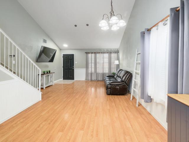3503 Rock Shelf Ln
