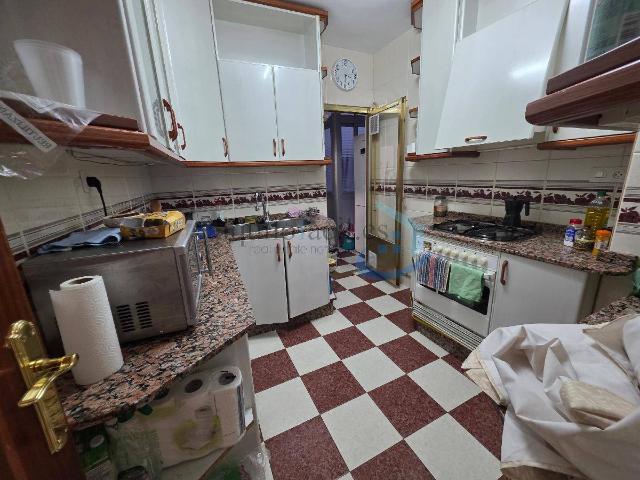 | 350 €, 100 m²