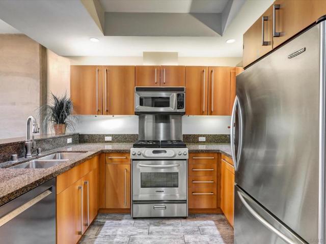 350 11Th Ave 323