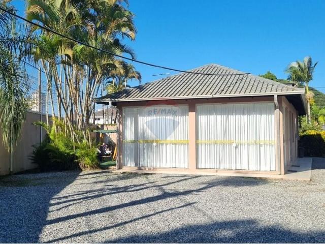 350 Área Útil Casa de Condomínio Alugar, 4 Dormitórios localizado em Bairro Ariribá, Balneário Camboriú, Santa Catarina, 88338 630 | Brasil