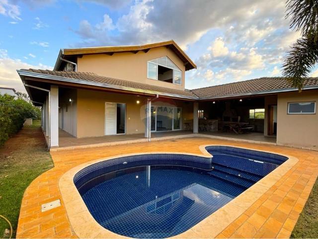 350 Área Útil Casa de Campo Alugar, 4 Dormitórios localizado em Rua Júlia Provazi Fogaça, 260 Condomínio Portal dos Lagos Portal dos Lagos, Boituva, São Paulo, 18556412 | Brasil