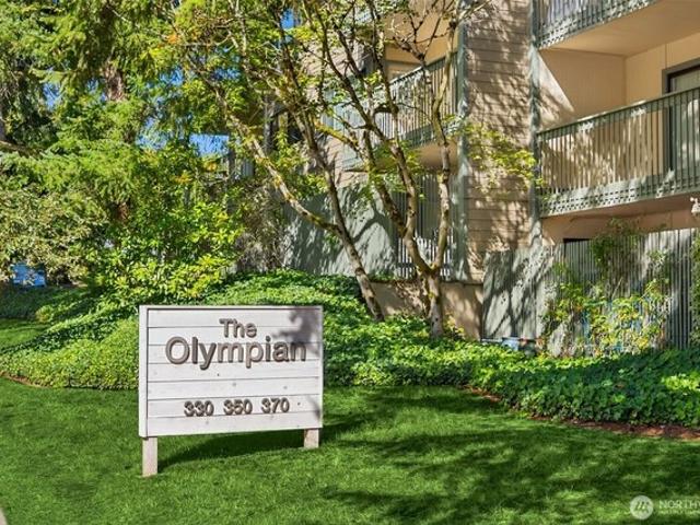 350 Grow Ave NW Apt A1, Bainbridge Island, WA 98110
