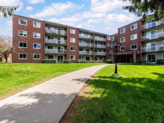 350 Rue Querbes, apt. 118