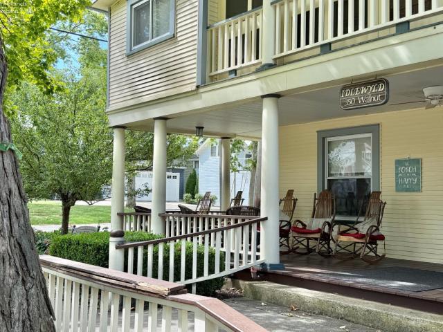 350 Walnut Avenue