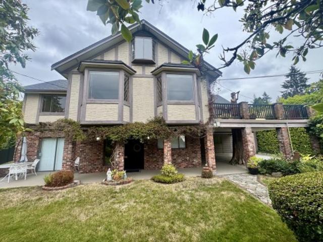 350 Windsor Road E, North Vancouver, BC, V7N 1K1 house for sale | Listing ID R3165 | Royal LePage