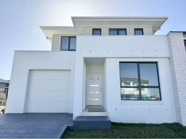 350 Tallawong Road, Rouse Hill House for rent Listed by Man C.