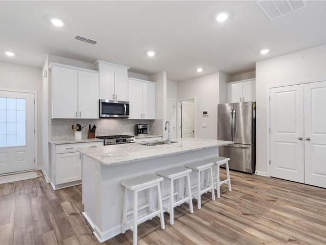 350 Timberland Ave