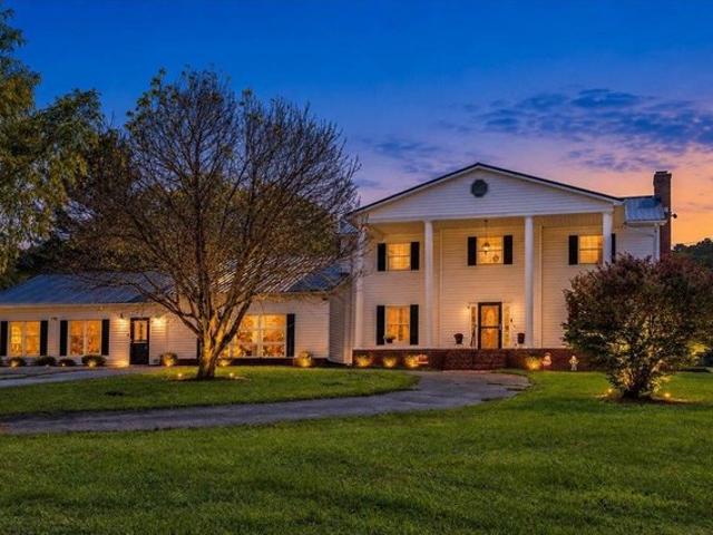 350 Valley View Ln, Bland, VA 24315