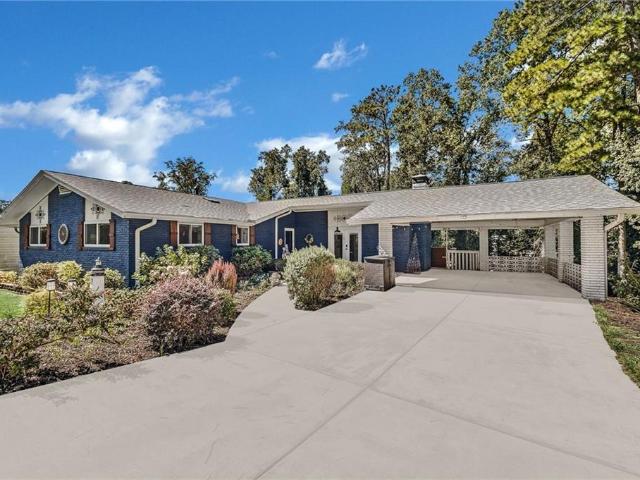 3515 Parkview Drive