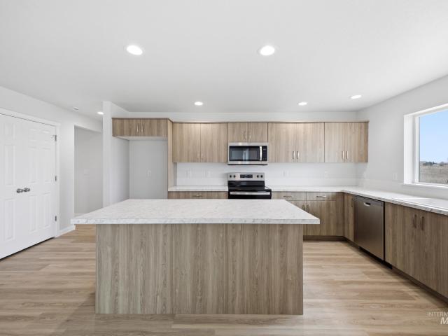 3516 E Jamestown Dr