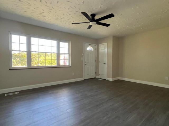 3516 Falcon Road