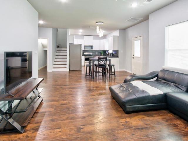 3510 Oleander Avenue