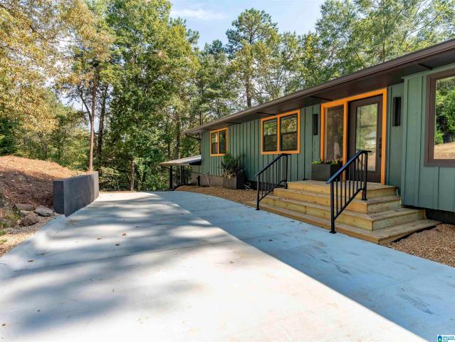 3512 Valley Circle