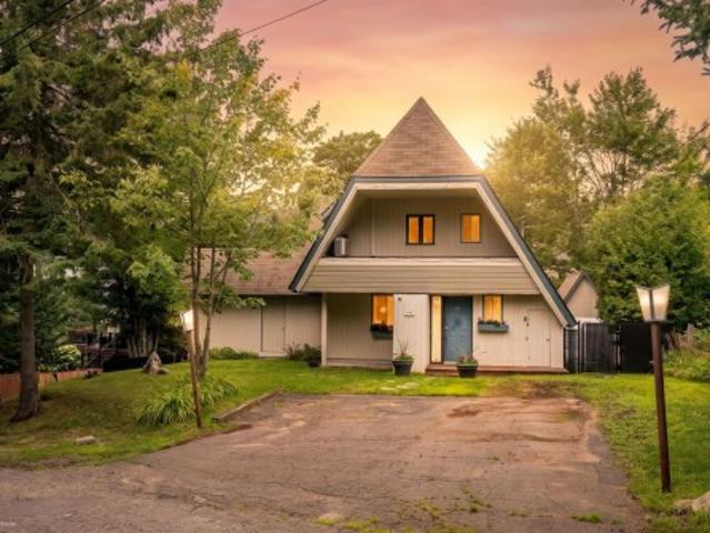 351 Ch. Des Pins, Piedmont, QC, J0R 1K0 house for sale | Listing ID 16646 | Royal LePage