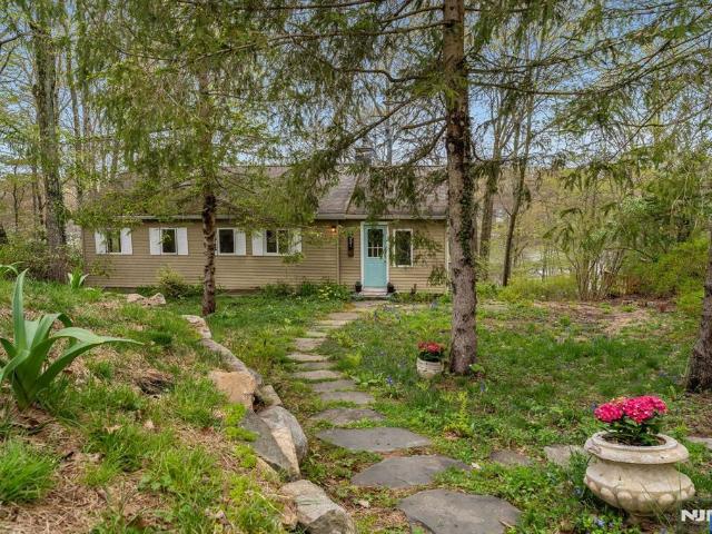 351 Lakeshore Drive