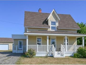 351 Saint Pierre E. Blvd, Caraquet, NB, E1W 1B4 house for sale | Listing ID NB133222 | Royal LePage