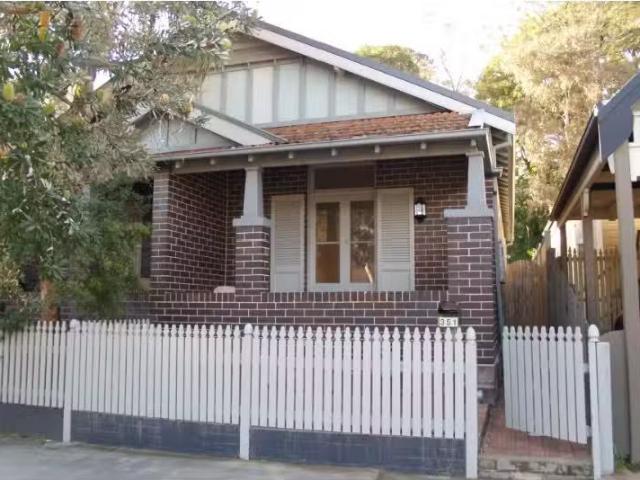 351 Young Street, Annandale House for rent Listed by Benjamin.
