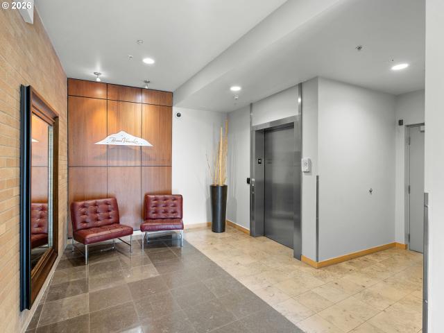 3525 NE 50TH AVE # 205