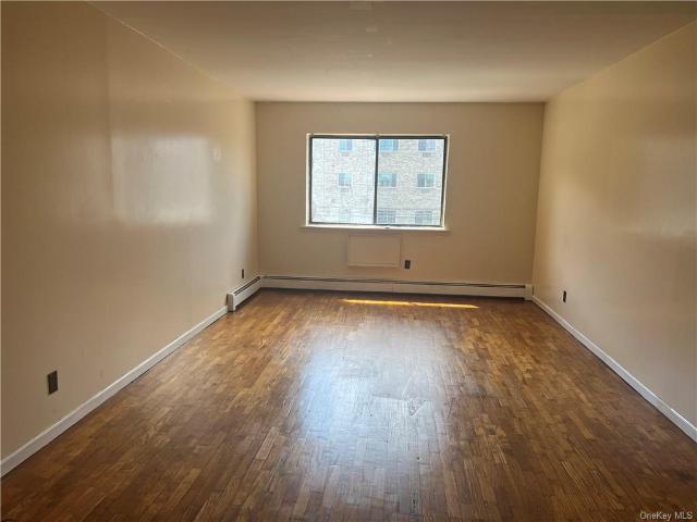 3526 EASTCHESTER Rd, 3 beds, 2 full baths