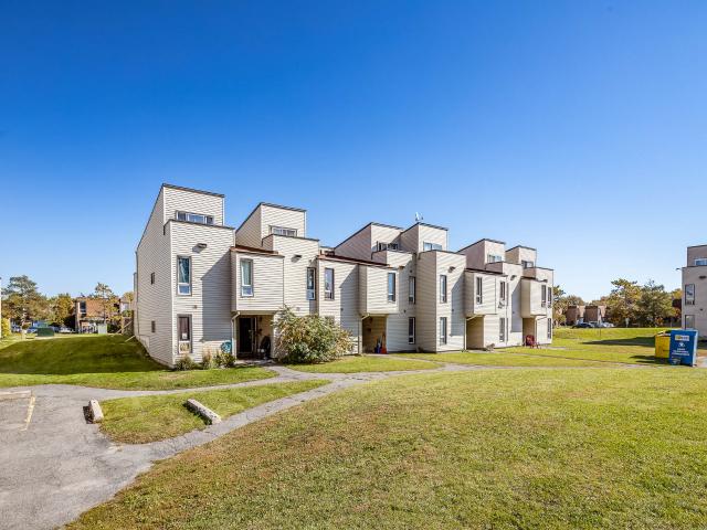 3528 3532, 3550 & 3590 Downpatrick Road, Ottawa, ON K1V 8T4 MetCap Living