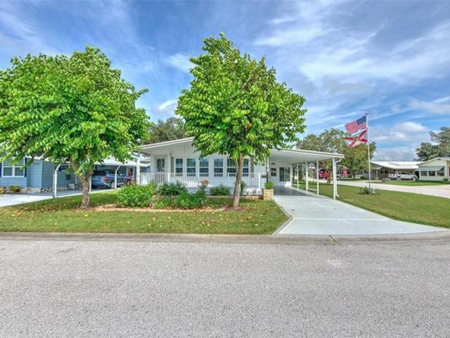 35207 Makenzie St, Zephyrhills, FL 33541