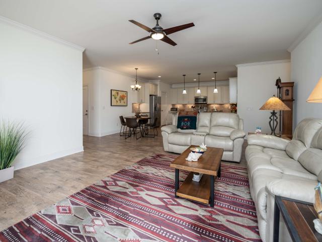 3520 Pershing Dr