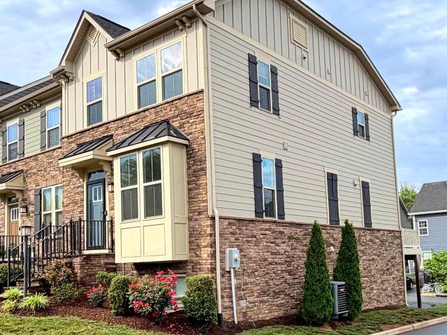 3520 steamer dr