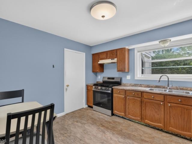 352 Cotswold Pl