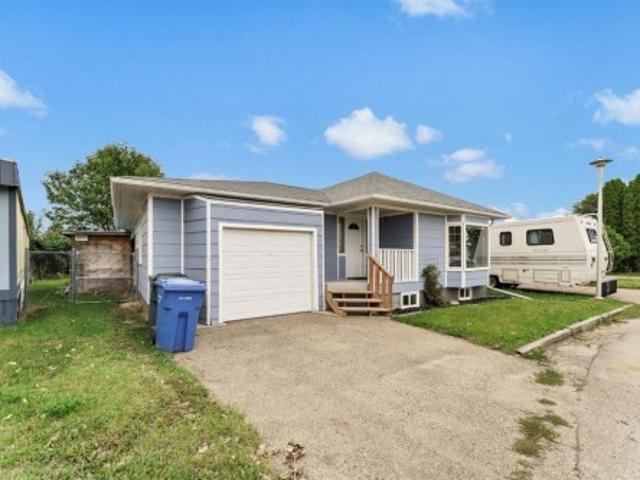 352 Cornell Crescent Sw, Medicine Hat, AB, T1A 7Z3 house for sale | Listing ID A2345 | Royal LePage