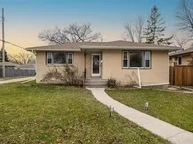 352 Devon Ave, Winnipeg, MB, R2G 0C7 house for sale Listing.