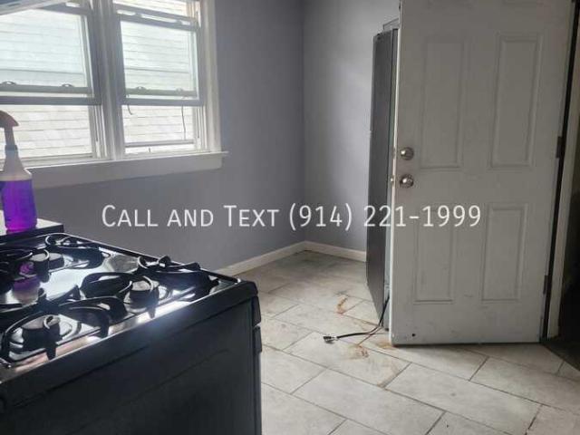 352 S Tenth Ave, Mt Vernon, NY 10550 3F Contact Us: 914 221 1999