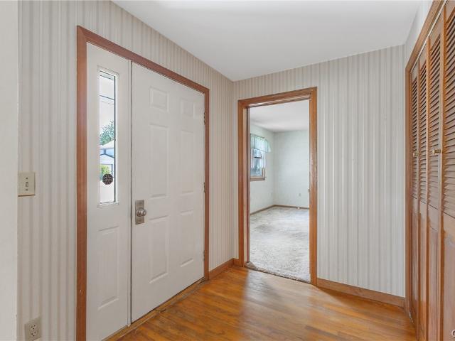 352 W 4th Street S